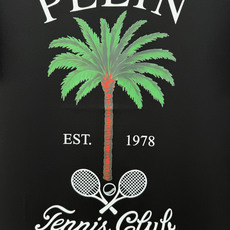 PHILIPP PLEIN SS26春夏新品Tennis Club印花标识短袖T恤,正面饰有棕榈树、网球拍和“Tenni PHILIPP PLEIN SS26春夏新品Tennis Club印花标识短袖T恤,正面饰有棕榈树、网球拍和“Tenni