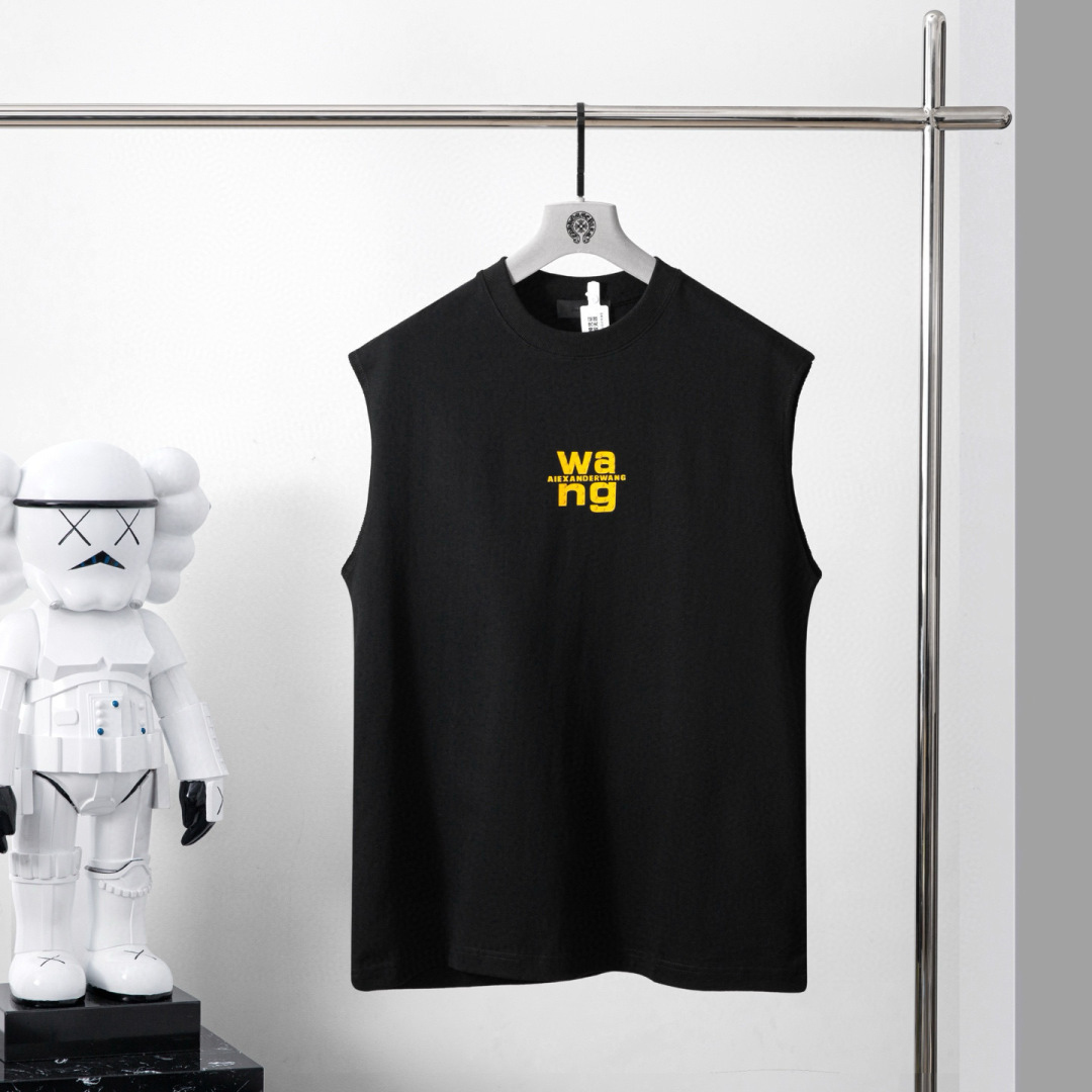 品牌：WANG 季度：2026春夏 颜色：黑色 白色  尺码：XS-XL 版型：宽松阔版  背心 成分：100%棉 工艺