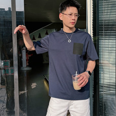 CD2026春夏新款高端休闲短袖T恤 胸口品牌logo皮标压印 时尚潮流 上身就知道是顶级牛货。略宽松版型,低调气质单品 CD2026春夏新款高端休闲短袖T恤 胸口品牌logo皮标压印 时尚潮流 上身就知道是顶级牛货。略宽松版型,低调气质单品