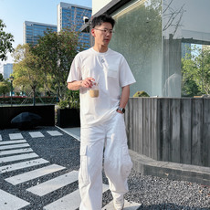 CD2026春夏新款高端休闲短袖T恤 胸口品牌logo皮标压印 时尚潮流 上身就知道是顶级牛货。略宽松版型,低调气质单品 CD2026春夏新款高端休闲短袖T恤 胸口品牌logo皮标压印 时尚潮流 上身就知道是顶级牛货。略宽松版型,低调气质单品