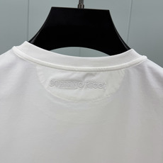 Stefano Ricci·史蒂芬劳尼治 SS26春夏新品SR铆钉缀饰短袖T恤,正面SR铆钉点状装饰,左侧袖边+背面品刺 Stefano Ricci·史蒂芬劳尼治 SS26春夏新品SR铆钉缀饰短袖T恤,正面SR铆钉点状装饰,左侧袖边+背面品刺