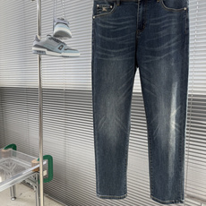 -BBR 2026SS早春新品水洗男士牛仔裤👖选用高弹舒适牛仔面料,上身柔软透气,复古猫须水洗质感高级耐看。前袋经 -BBR 2026SS早春新品水洗男士牛仔裤👖选用高弹舒适牛仔面料,上身柔软透气,复古猫须水洗质感高级耐看。前袋经