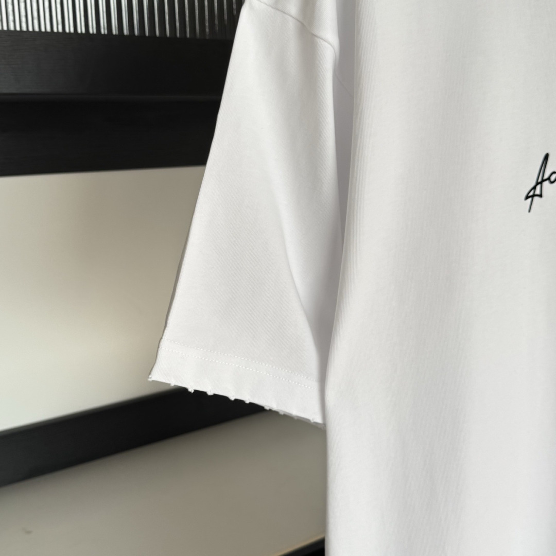 Acne Stuidos🌟2026年新款春季短袖🆕采用纯棉面料，手感细腻，超级时尚洋气！码数：XS-XL男女同款