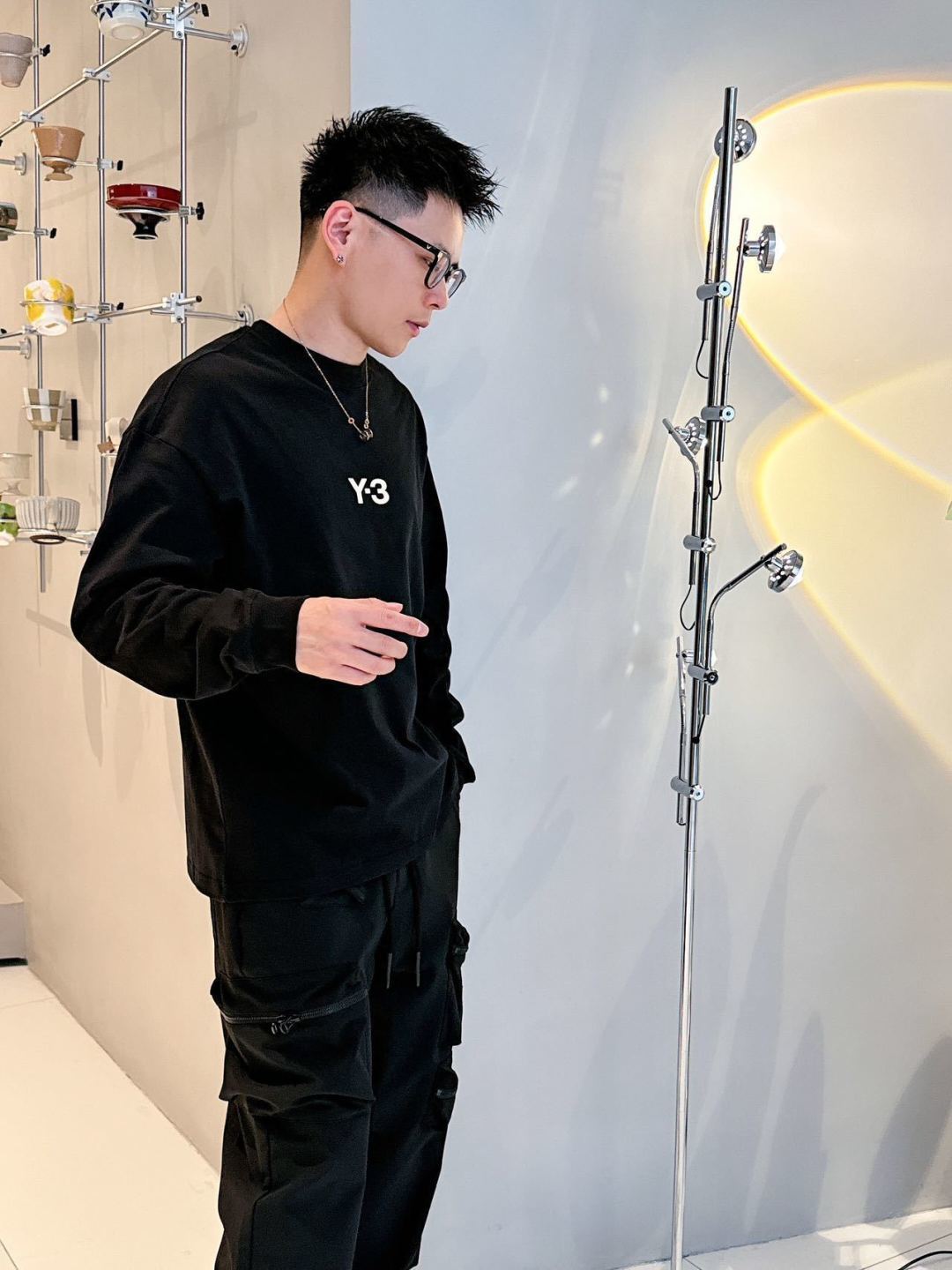 新款🌟Y3，采用进口360克棉材质制作而成，柔软的面料触感，贴身穿着亲肤舒适，经典植绒压胶Y-3字母图案设计，非常的新颖