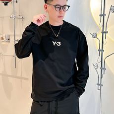 新款🌟Y3,采用进口360克棉材质制作而成,柔软的面料触感,贴身穿着亲肤舒适,经典植绒压胶Y-3字母图案设计,非常的新颖 新款🌟Y3,采用进口360克棉材质制作而成,柔软的面料触感,贴身穿着亲肤舒适,经典植绒压胶Y-3字母图案设计,非常的新颖