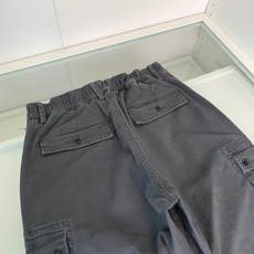 石头岛 秋冬新品推荐 高街休闲直筒休闲卫裤 腰围松紧设计包容性十足 设计感强 两侧工装口袋+经典logo点缀 后腰部品牌 石头岛 秋冬新品推荐 高街休闲直筒休闲卫裤 腰围松紧设计包容性十足 设计感强 两侧工装口袋+经典logo点缀 后腰部品牌
