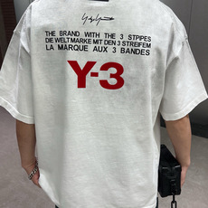 品牌:Y-3 季度:春夏 颜色:黑色 白色 尺码:S-XXL 版型:宽松版 短袖T 成分:100%棉 工艺:激光烫花 P 品牌:Y-3 季度:春夏 颜色:黑色 白色 尺码:S-XXL 版型:宽松版 短袖T 成分:100%棉 工艺:激光烫花 P
