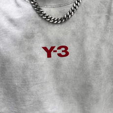 品牌:Y-3 季度:春夏 颜色:黑色 白色 尺码:S-XXL 版型:宽松版 短袖T 成分:100%棉 工艺:激光烫花 P 品牌:Y-3 季度:春夏 颜色:黑色 白色 尺码:S-XXL 版型:宽松版 短袖T 成分:100%棉 工艺:激光烫花 P