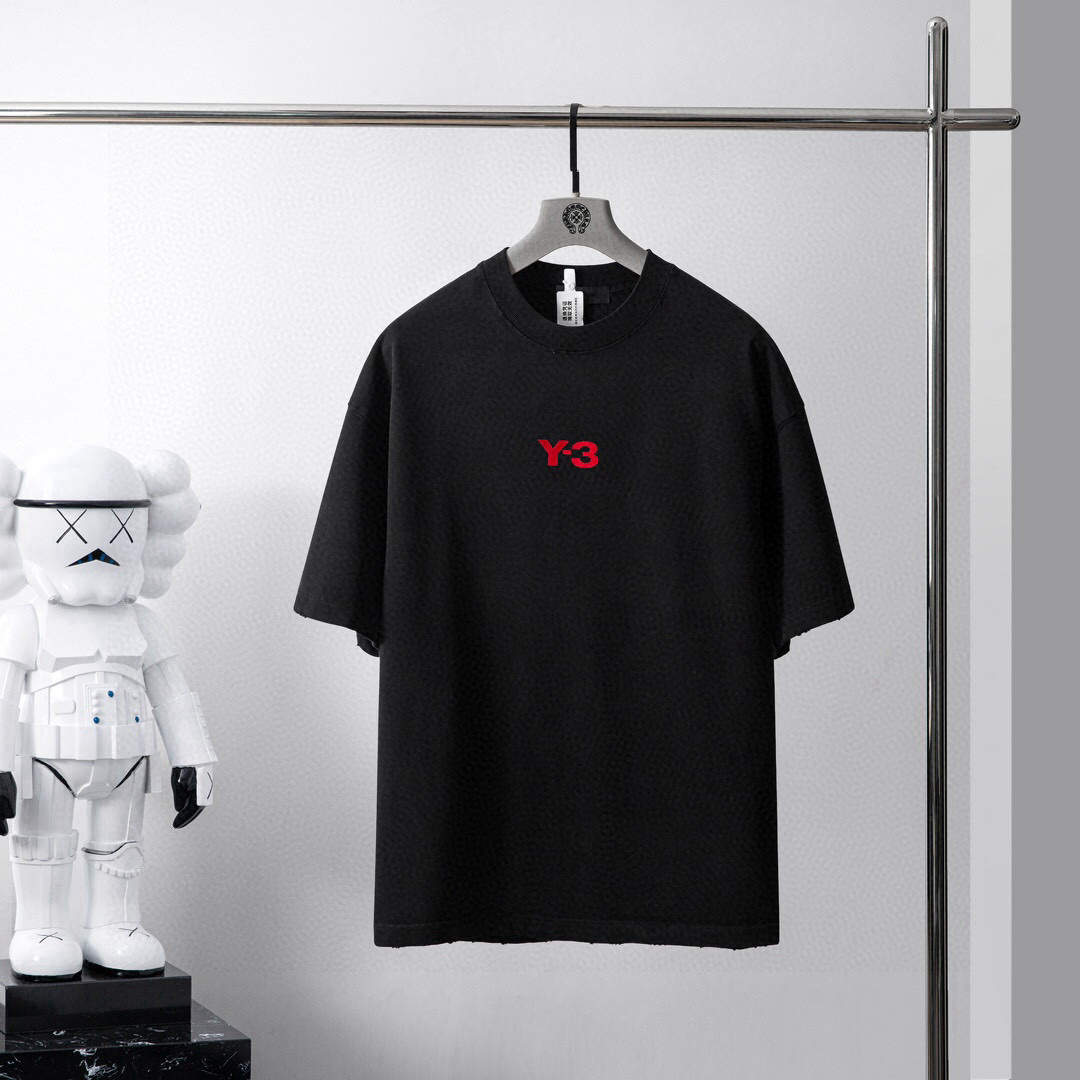 品牌：Y-3 季度：春夏 颜色：黑色 白色 尺码：S-XXL 版型：宽松版 短袖T 成分：100%棉 工艺：激光烫花 P