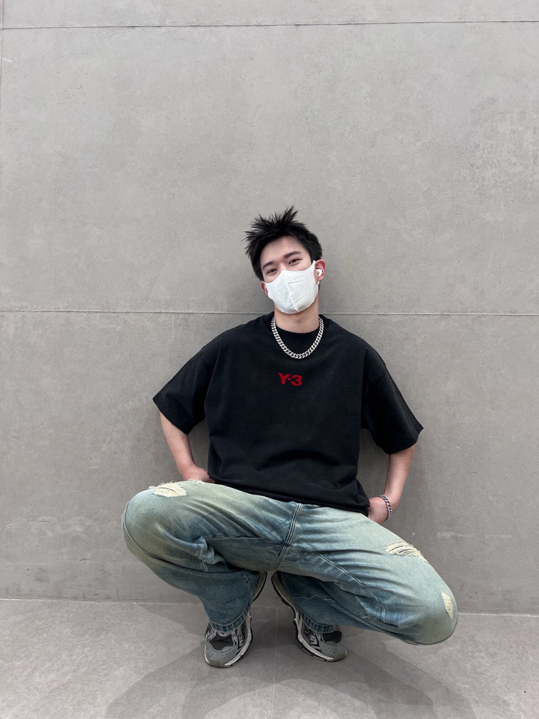 品牌：Y-3 季度：春夏 颜色：黑色 白色 尺码：S-XXL 版型：宽松版 短袖T 成分：100%棉 工艺：激光烫花 P