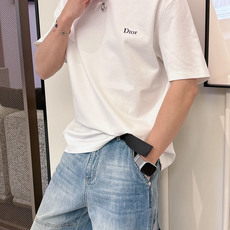 CD2026春夏新款短袖 对面料控有极高要求的 买它!!! 衣橱必备经典款式 胸口经典logo图案刺绣设计 与后背下摆蜜 CD2026春夏新款短袖 对面料控有极高要求的 买它!!! 衣橱必备经典款式 胸口经典logo图案刺绣设计 与后背下摆蜜