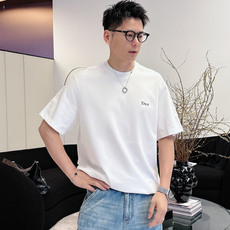 CD2026春夏新款短袖 对面料控有极高要求的 买它!!! 衣橱必备经典款式 胸口经典logo图案刺绣设计 与后背下摆蜜 CD2026春夏新款短袖 对面料控有极高要求的 买它!!! 衣橱必备经典款式 胸口经典logo图案刺绣设计 与后背下摆蜜