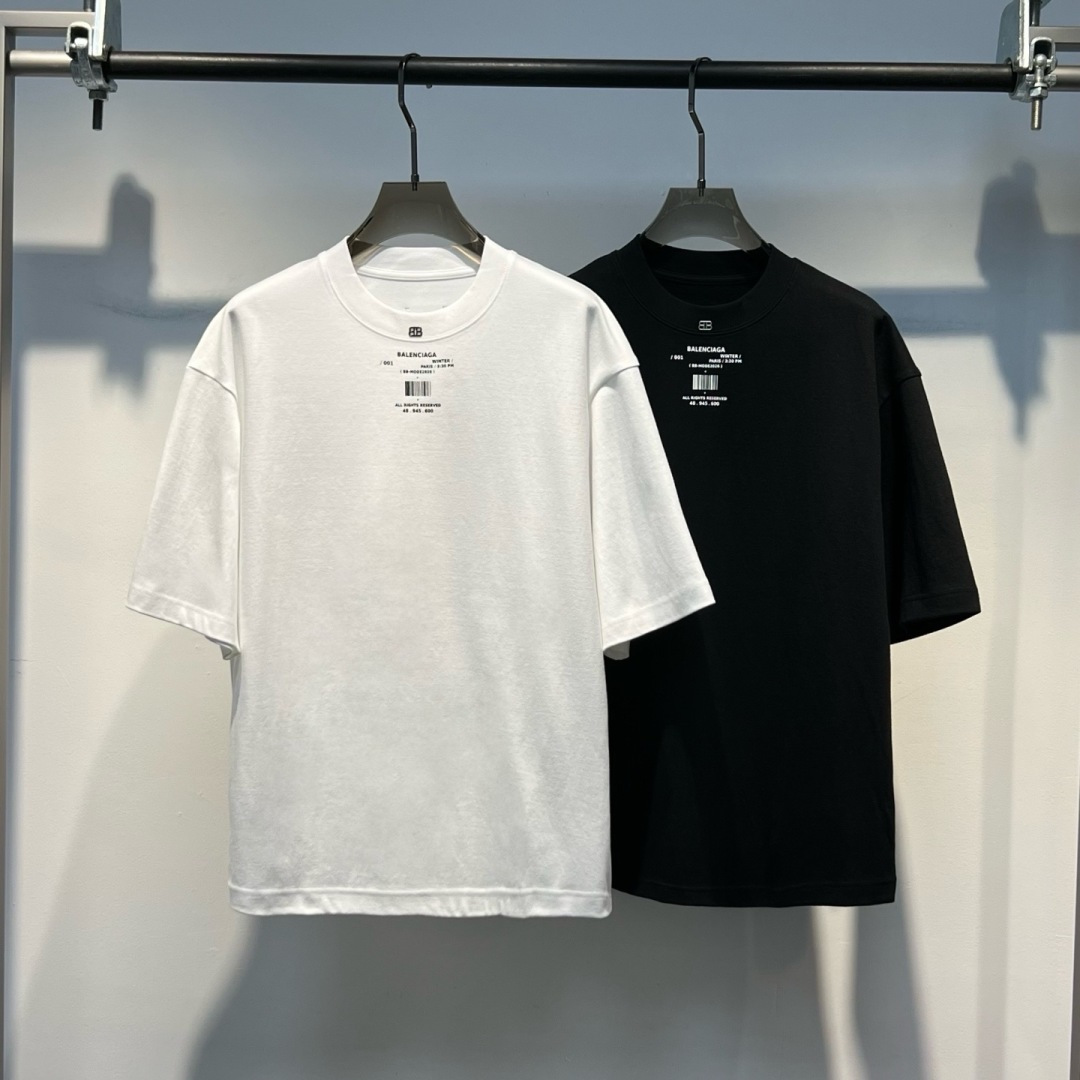 秋冬新款磨毛T恤上新🔥 颜色：黑，白，灰 码数：S-XL 款号：305