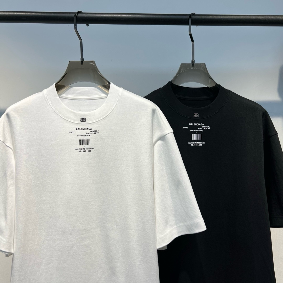 秋冬新款磨毛T恤上新🔥 颜色：黑，白，灰 码数：S-XL 款号：305