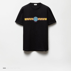 Versace.范思哲 FW26新品Medusa Greca印花莫代尔棉短袖T恤,正面胸前饰有新季元素Greca和Med Versace.范思哲 FW26新品Medusa Greca印花莫代尔棉短袖T恤,正面胸前饰有新季元素Greca和Med