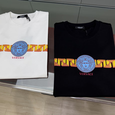 Versace.范思哲 FW26新品Medusa Greca印花莫代尔棉短袖T恤,正面胸前饰有新季元素Greca和Med Versace.范思哲 FW26新品Medusa Greca印花莫代尔棉短袖T恤,正面胸前饰有新季元素Greca和Med