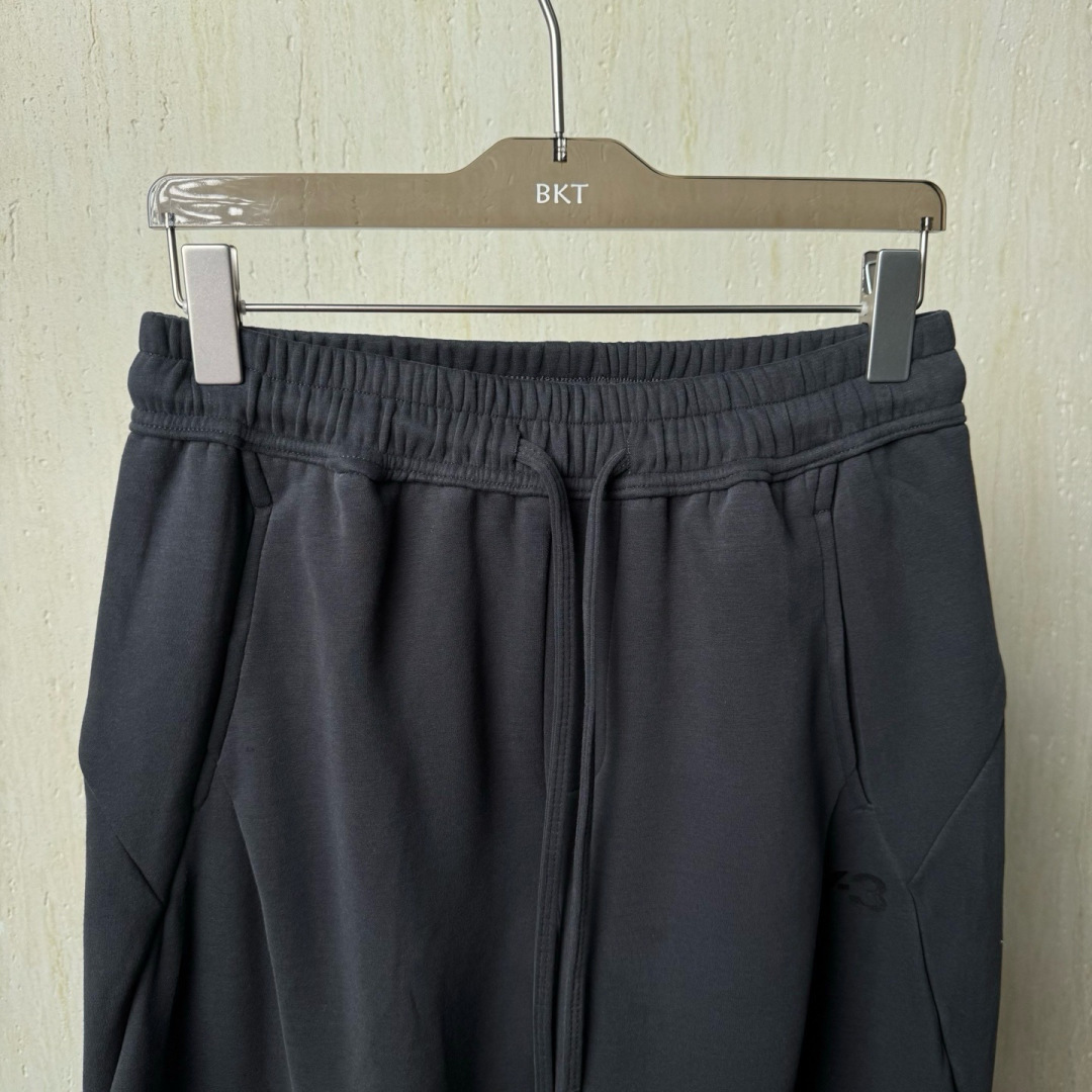 Y-3🌟2026年早秋新款休闲裤🆕采用优质面料，具有质感，松紧腰带设计，超级时尚洋气！码数：S-3XL 男女同款