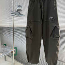 -Dio 26年秋冬新款工装风休闲裤裤,采用高定优质面料 质感好 亲肤舒适宽松直筒版型 腰部松紧抽绳设计 弹性好 -Dio 26年秋冬新款工装风休闲裤裤,采用高定优质面料 质感好 亲肤舒适宽松直筒版型 腰部松紧抽绳设计 弹性好
