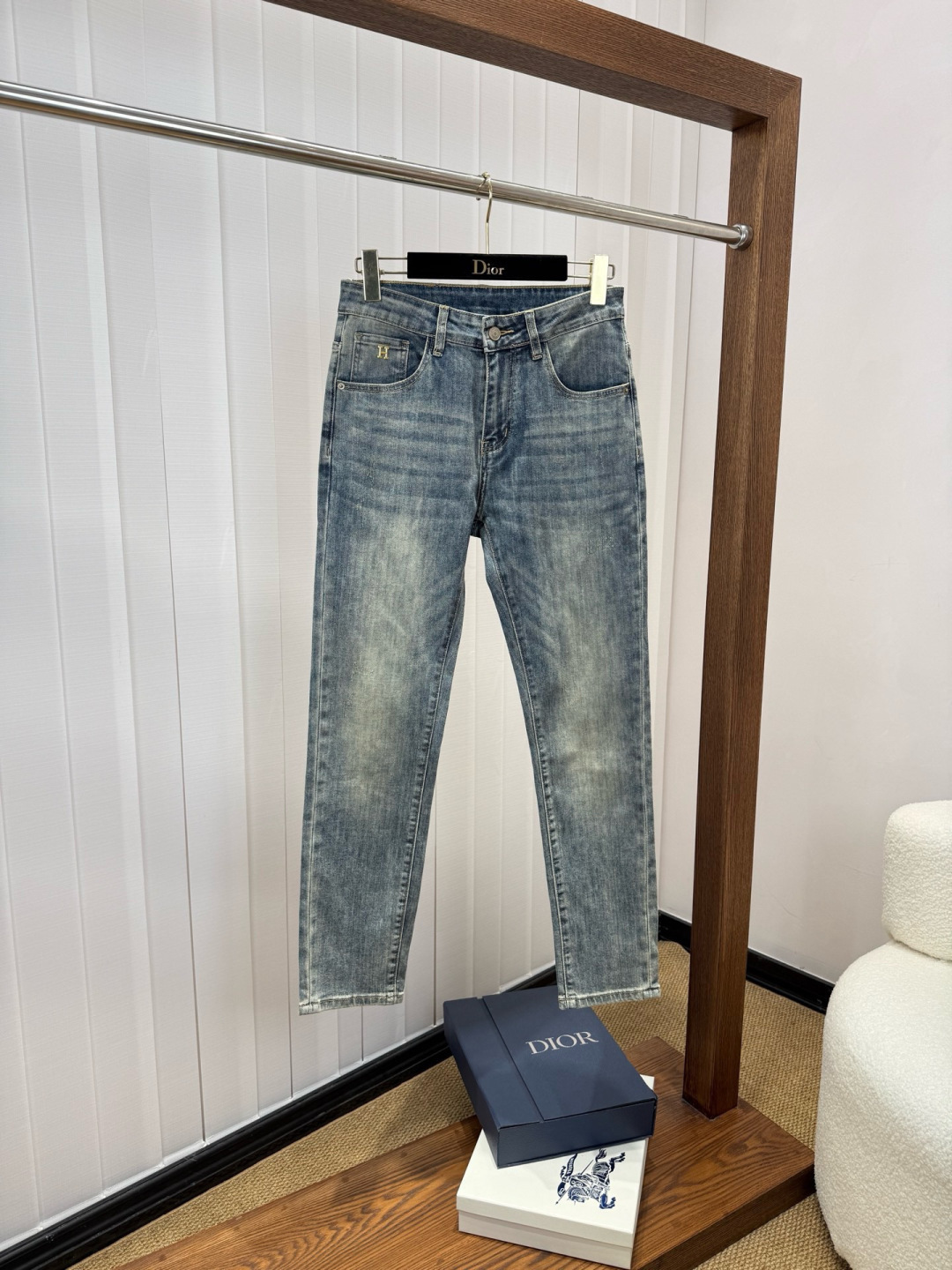 爱马仕 新品上市 FW四季款新款男士休闲牛仔裤,顶级品质!渠道订单,官网同步出售!!原厂订制牛仔全棉材质!适合休闲/正装 爱马仕 新品上市 FW四季款新款男士休闲牛仔裤,顶级品质!渠道订单,官网同步出售!!原厂订制牛仔全棉材质!适合休闲/正装
