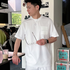 CD2026春夏新款高端休闲短袖T恤 胸口品牌logo皮标压印 时尚潮流 上身就知道是顶级牛货。略宽松版型,低调气质单品 CD2026春夏新款高端休闲短袖T恤 胸口品牌logo皮标压印 时尚潮流 上身就知道是顶级牛货。略宽松版型,低调气质单品