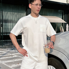 CD2026春夏新款高端休闲短袖T恤 胸口品牌logo皮标压印 时尚潮流 上身就知道是顶级牛货。略宽松版型,低调气质单品 CD2026春夏新款高端休闲短袖T恤 胸口品牌logo皮标压印 时尚潮流 上身就知道是顶级牛货。略宽松版型,低调气质单品