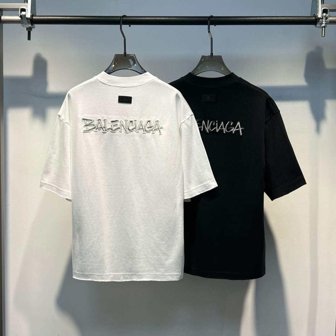 秋冬新款磨毛T恤上新🔥 颜色：黑，白 码数：S-XL 款号：302