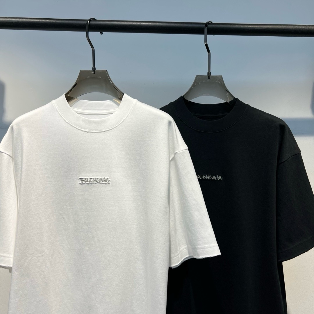 秋冬新款磨毛T恤上新🔥 颜色：黑，白 码数：S-XL 款号：302
