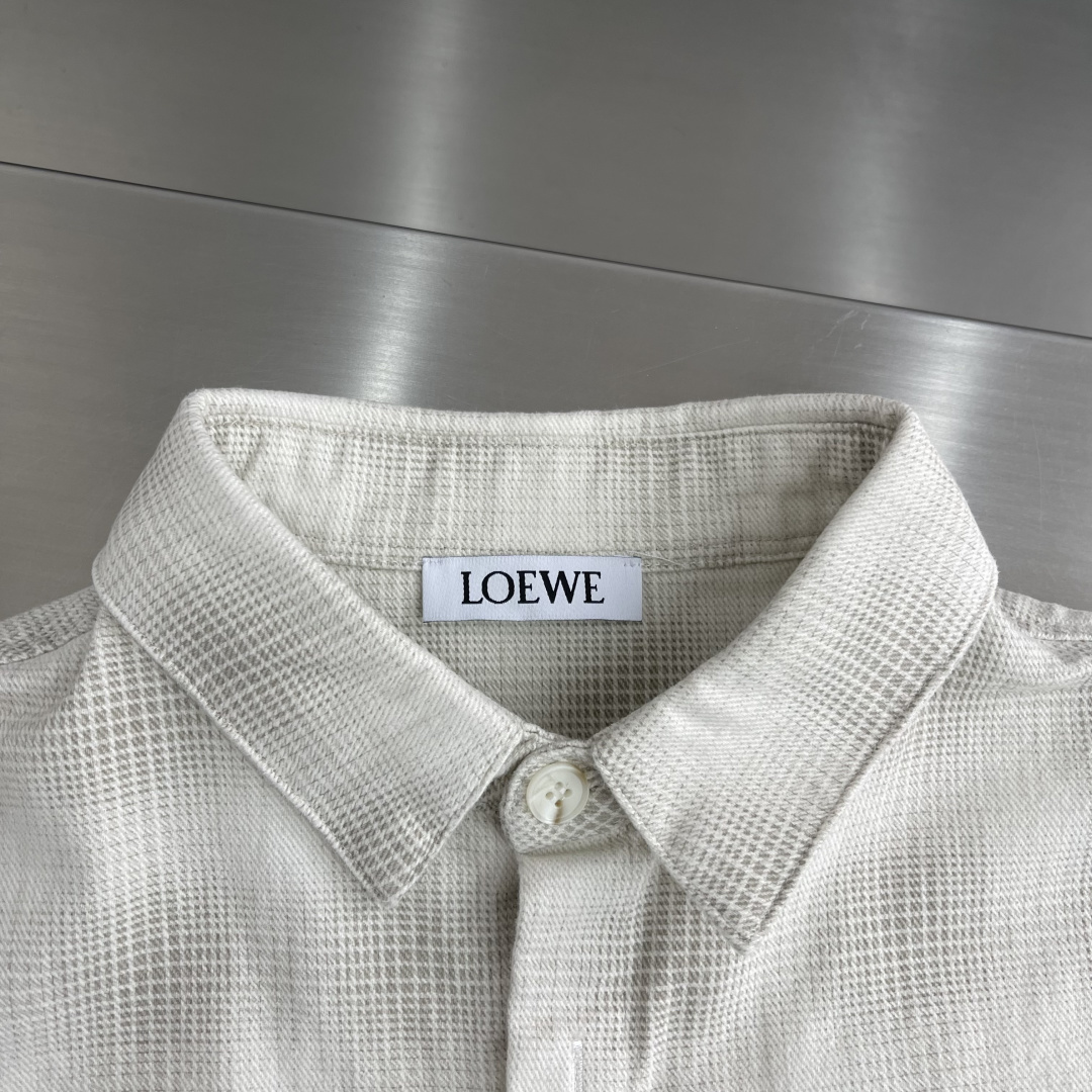 -LOEW     26年秋冬新款衬衣外套，高级衬衣格子面料，触感柔软舒适，细腻柔软程度非同一般，领子袖口下摆工艺，非常