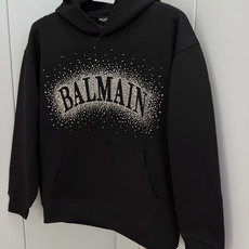 Balmain.巴尔曼 FW26新品字母满天星水晶微阔版套头连帽卫衣,秀场同款、正面镂空品牌字母缀饰满天星水晶超闪耀✨奢 Balmain.巴尔曼 FW26新品字母满天星水晶微阔版套头连帽卫衣,秀场同款、正面镂空品牌字母缀饰满天星水晶超闪耀✨奢