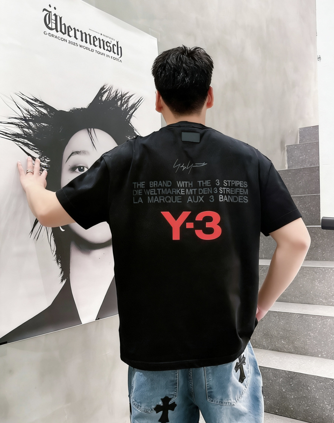 品牌:Y-3 季度:2026春夏 颜色:黑色 白色 尺码:S-XXL 版型:宽松版 短袖T 成分:100%棉 工艺:激光 品牌:Y-3 季度:2026春夏 颜色:黑色 白色 尺码:S-XXL 版型:宽松版 短袖T 成分:100%棉 工艺:激光