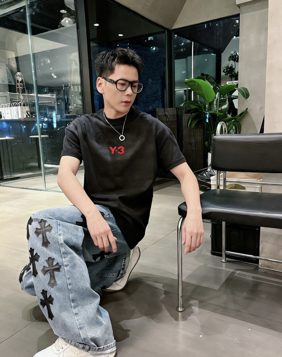 品牌:Y-3 季度:2026春夏 颜色:黑色 白色 尺码:S-XXL 版型:宽松版 短袖T 成分:100%棉 工艺:激光 品牌:Y-3 季度:2026春夏 颜色:黑色 白色 尺码:S-XXL 版型:宽松版 短袖T 成分:100%棉 工艺:激光