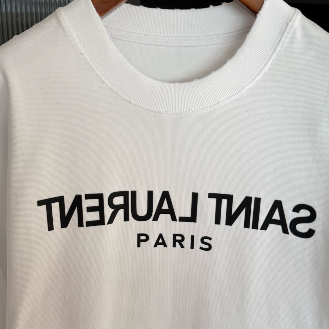 新款🌟YSL，2026新款logo图案春夏打底短袖，采用舒适透气面料，潮流搭配，顶级的做工，高端品质！男女同款。尺码：X