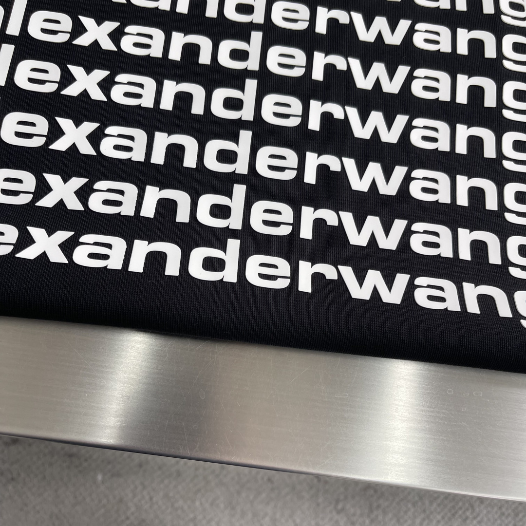 WANG 大王  2026春夏新款.做工精细完美.面料独家定制定染270g柔软舒适且不变形. Oversize宽松版型.