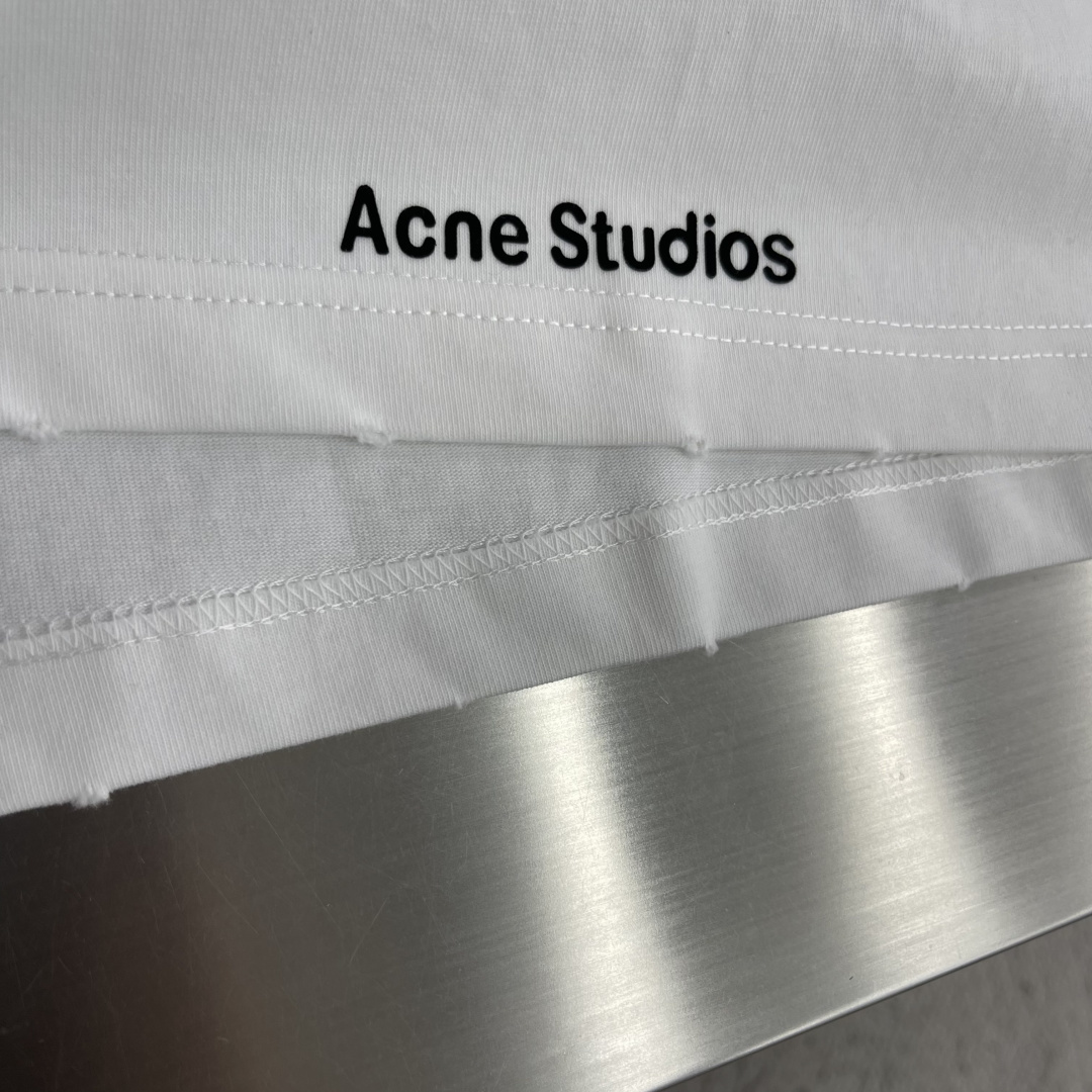 -Acne Studio     植绒 无袖背心 字母1996图案 辅以植绒印花工艺 成衣洗水 面料更柔软 顺滑 质感一