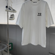(高版本)Y-3山本耀司 26春夏新品宽松版型短袖T恤,采用定制340g高克重棉面料,非常有质感,袖口下摆均做旧磨破 (高版本)Y-3山本耀司 26春夏新品宽松版型短袖T恤,采用定制340g高克重棉面料,非常有质感,袖口下摆均做旧磨破