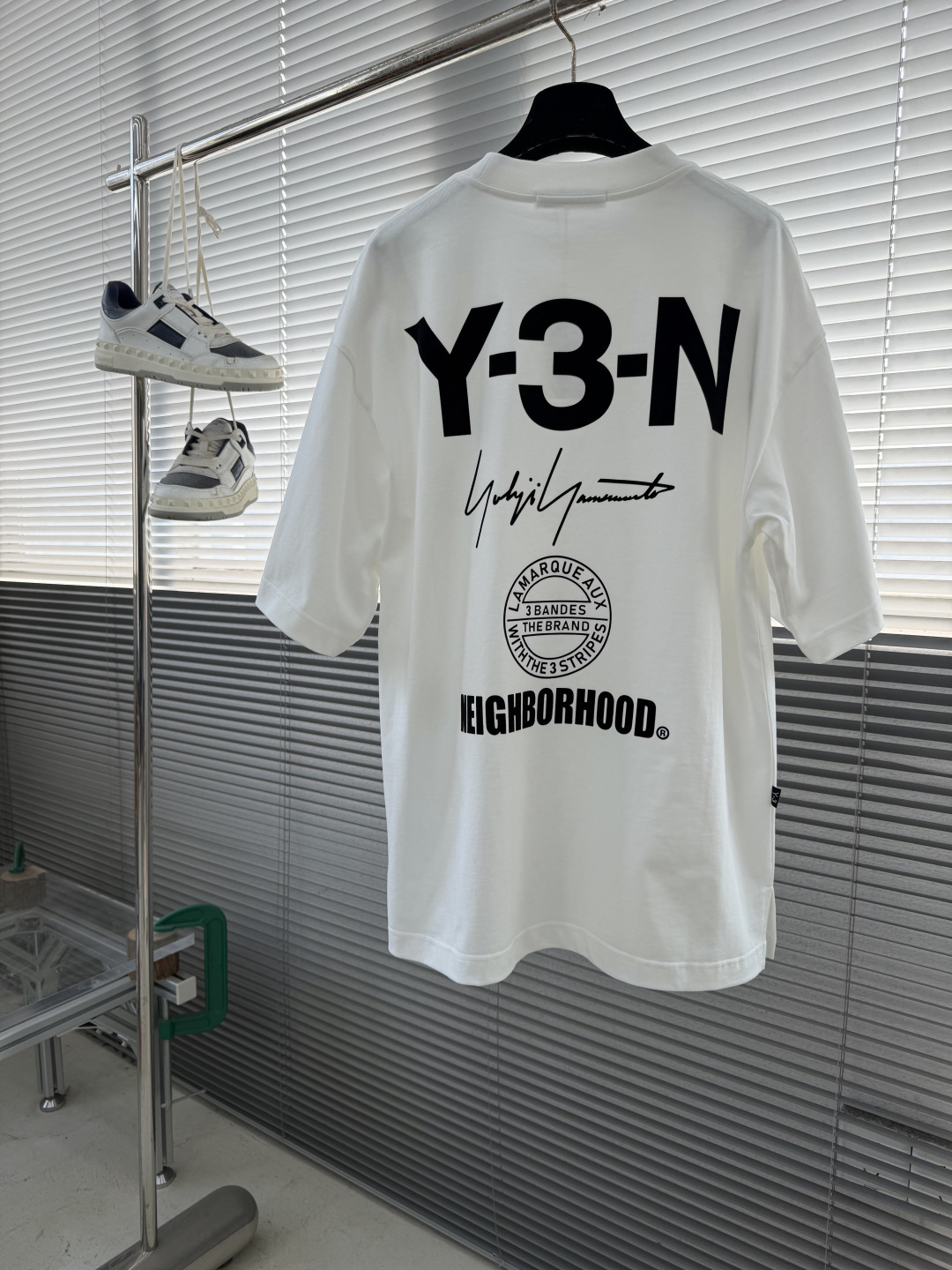 (高版本）Y-3山本耀司   26春夏新品宽松版型短袖T恤，采用定制340g高克重棉面料，非常有质感，袖口下摆均做旧磨破