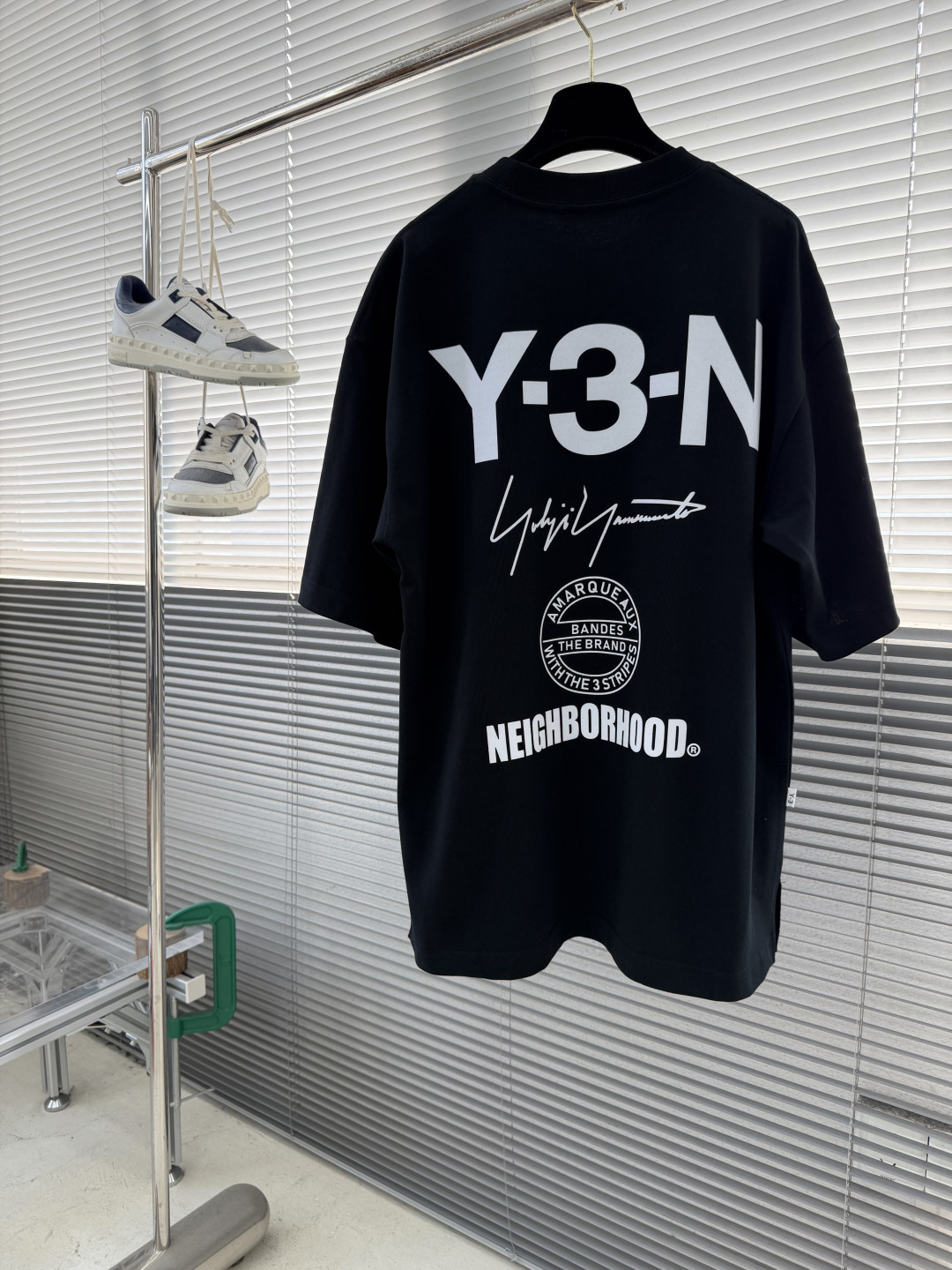 (高版本）Y-3山本耀司   26春夏新品宽松版型短袖T恤，采用定制340g高克重棉面料，非常有质感，袖口下摆均做旧磨破