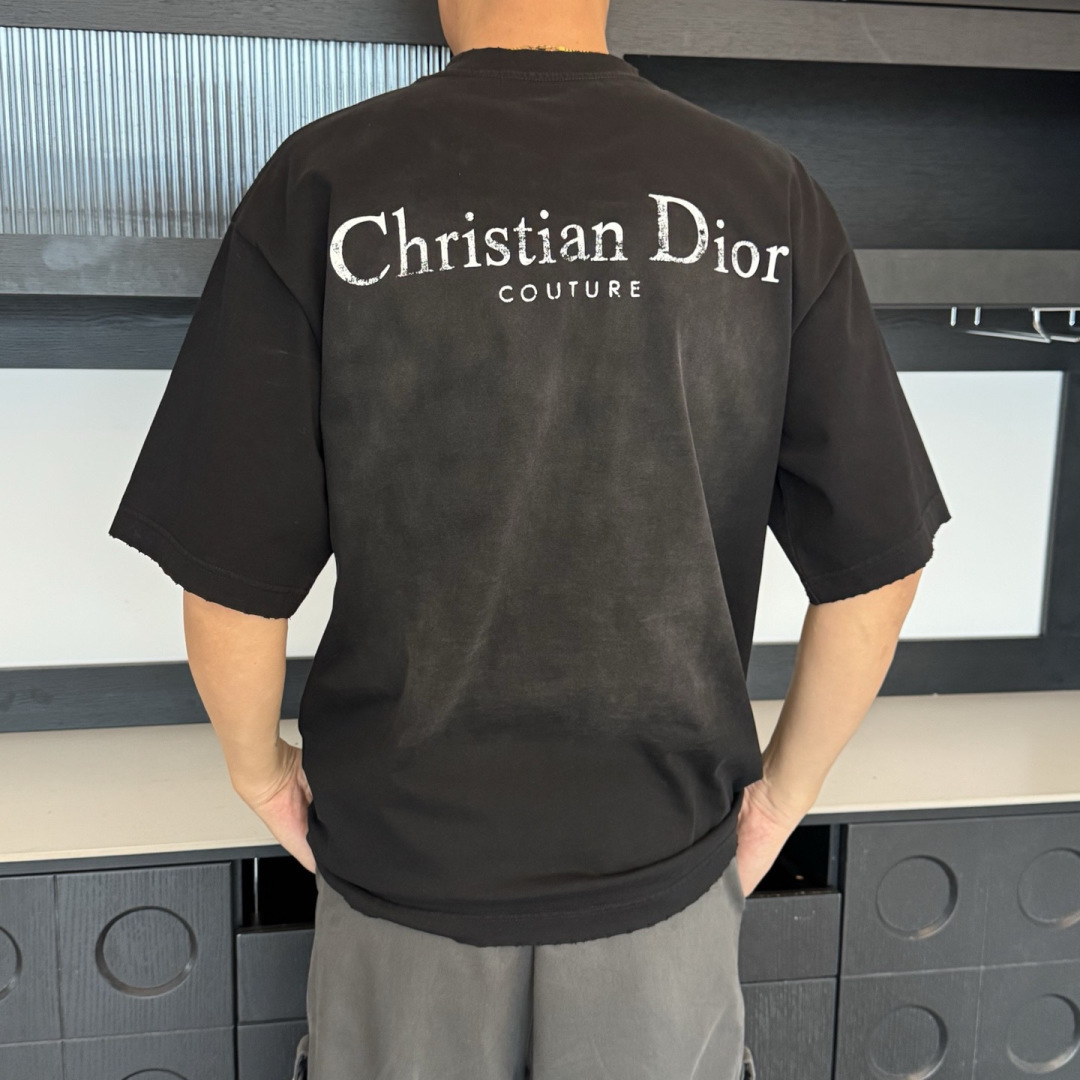 Dior🌟2026年新款春季短袖🆕采用纯棉面料，手感细腻，超级时尚洋气！码数：XS S M L XL男女同款