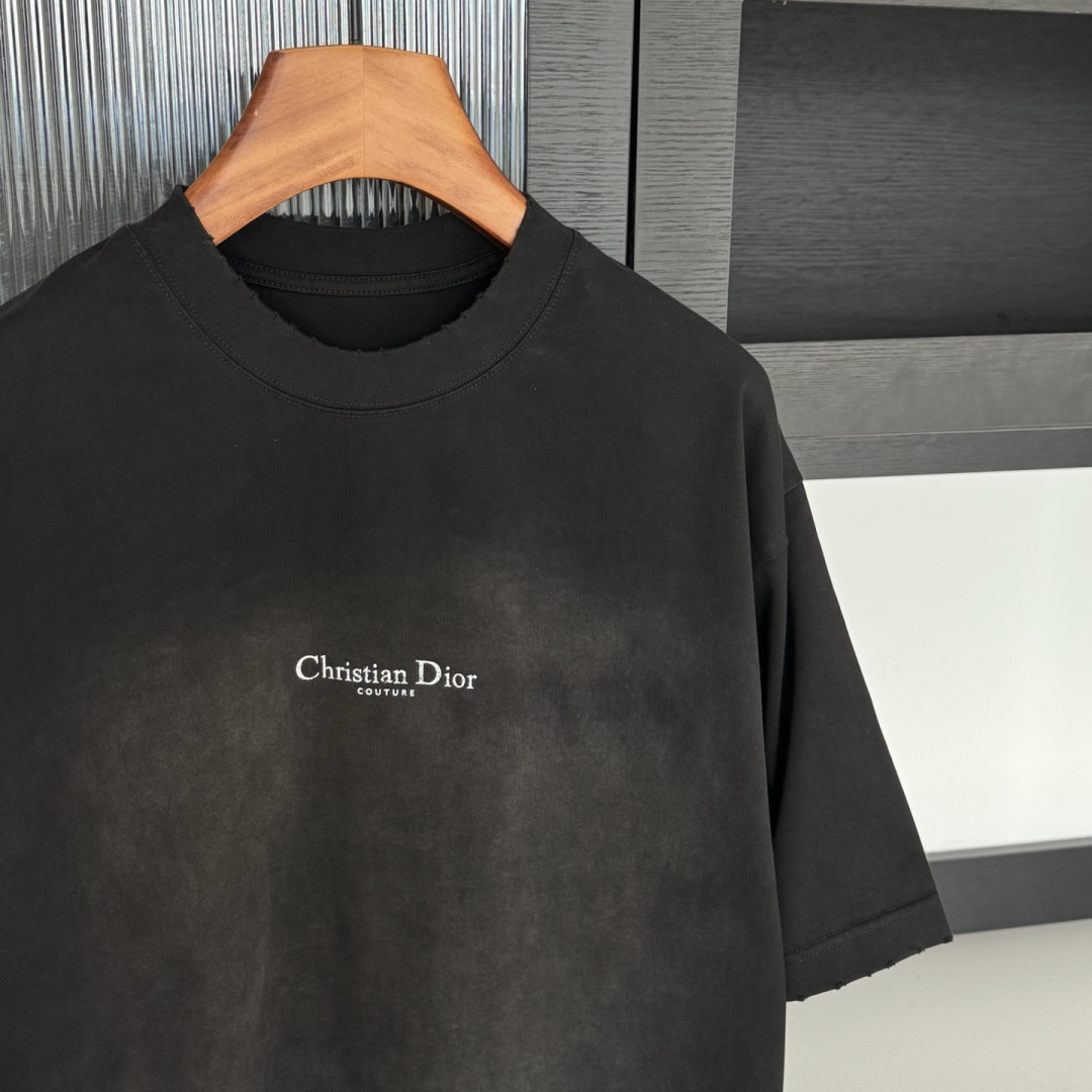 Dior🌟2026年新款春季短袖🆕采用纯棉面料，手感细腻，超级时尚洋气！码数：XS S M L XL男女同款