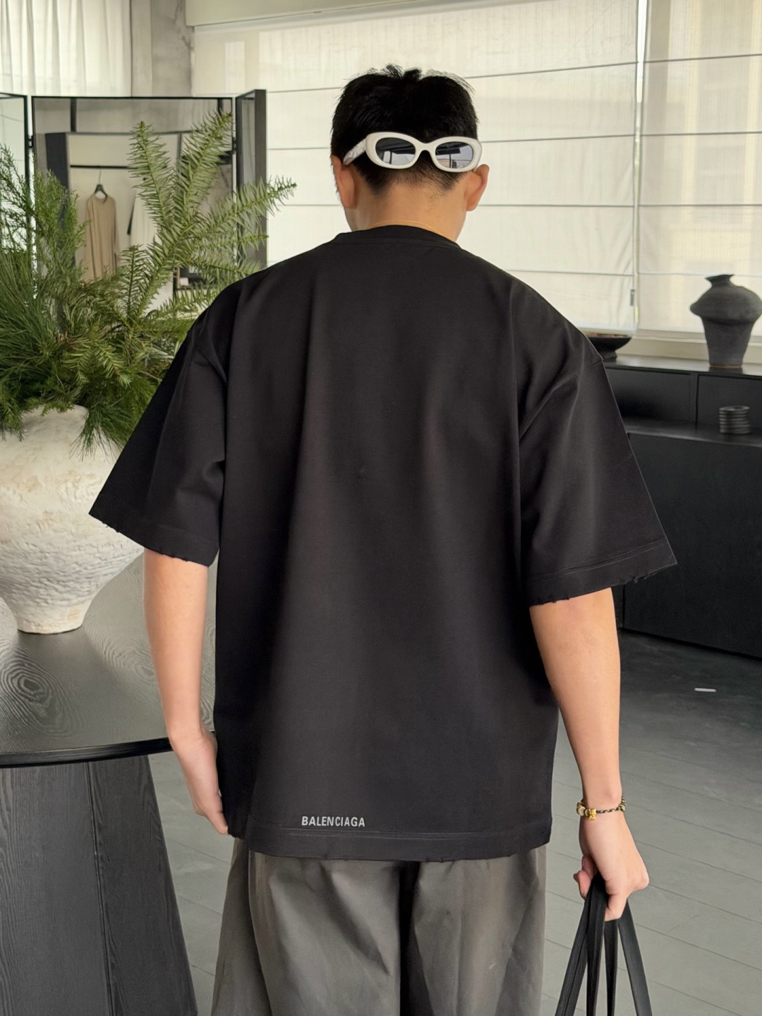 新款春季重磅T恤🆕 颜色：黑，白 码数：XS-XL 款号：52135 