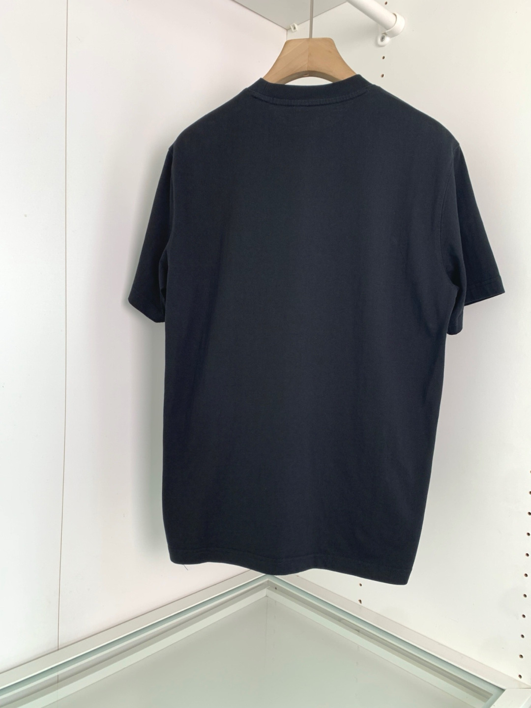 马吉拉出品，MM6系列，属于识别度超高的一组款，前片是从0-23的数字呈现矩阵排列，并且数字6做了放大和加圈处理，Lin