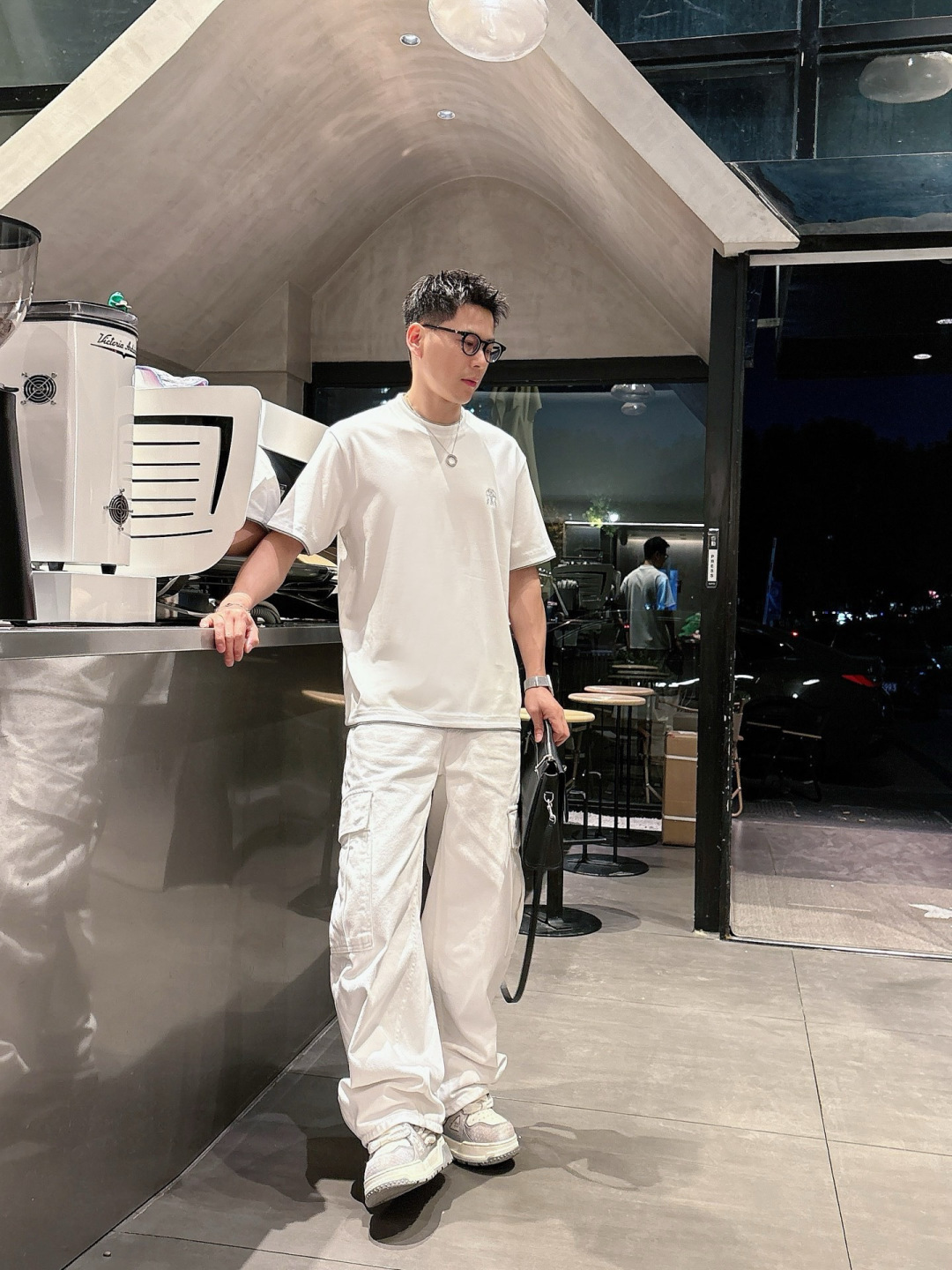 2026 S/S New 新品 1.颜色：黑色 白色 藏青色 金铜色 2.尺码:M-5XL 3.版型:微阔短袖T 4.成