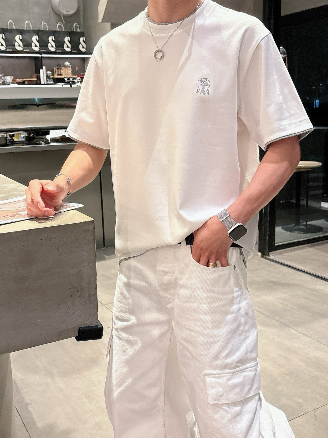 2026 S/S New 新品 1.颜色：黑色 白色 藏青色 金铜色 2.尺码:M-5XL 3.版型:微阔短袖T 4.成