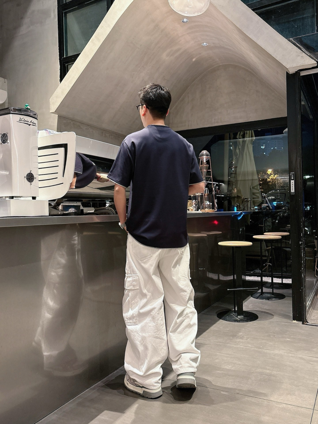 2026 S/S New 新品 1.颜色：黑色 白色 藏青色 金铜色 2.尺码:M-5XL 3.版型:微阔短袖T 4.成