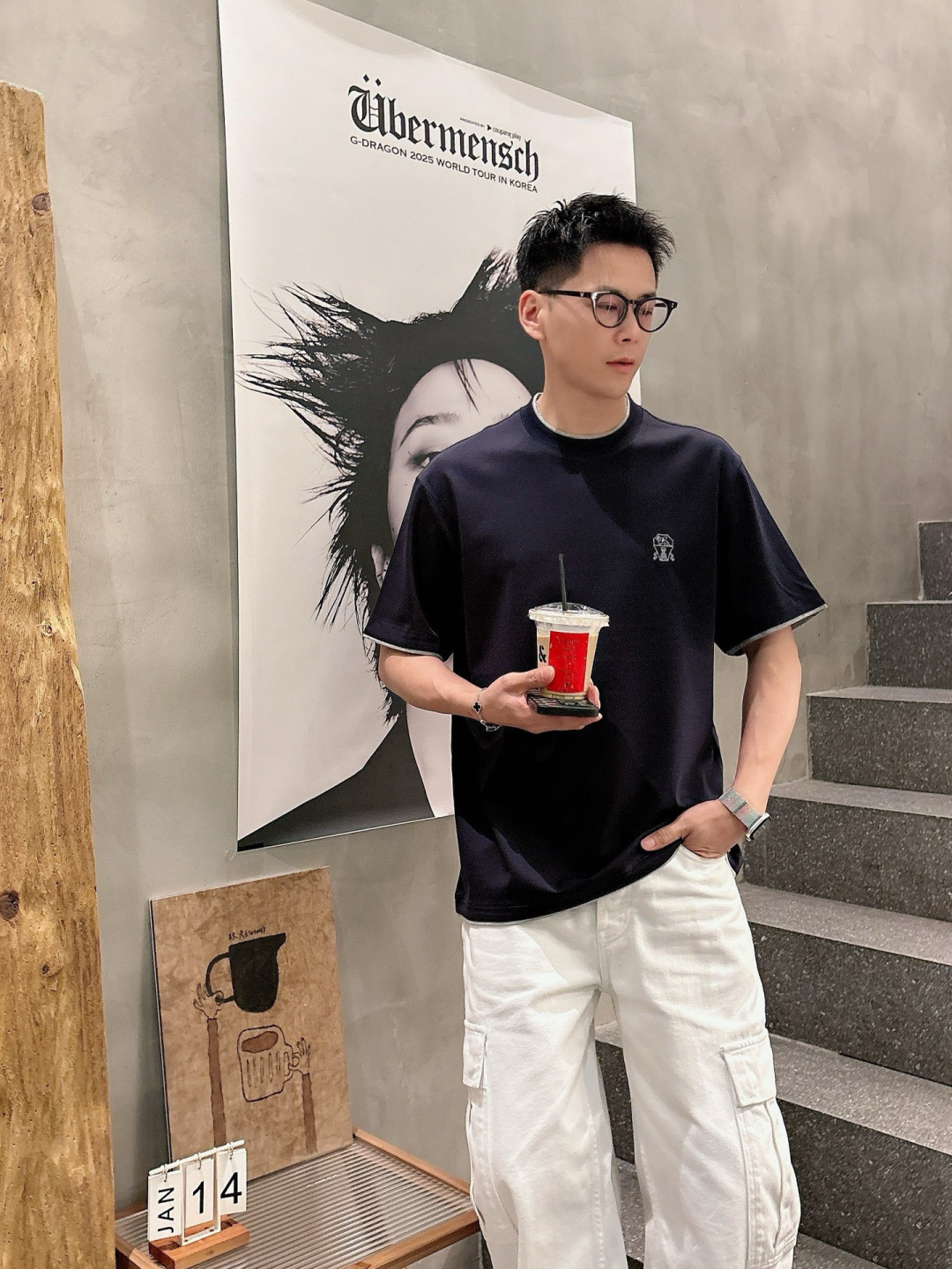 2026 S/S New 新品 1.颜色：黑色 白色 藏青色 金铜色 2.尺码:M-5XL 3.版型:微阔短袖T 4.成