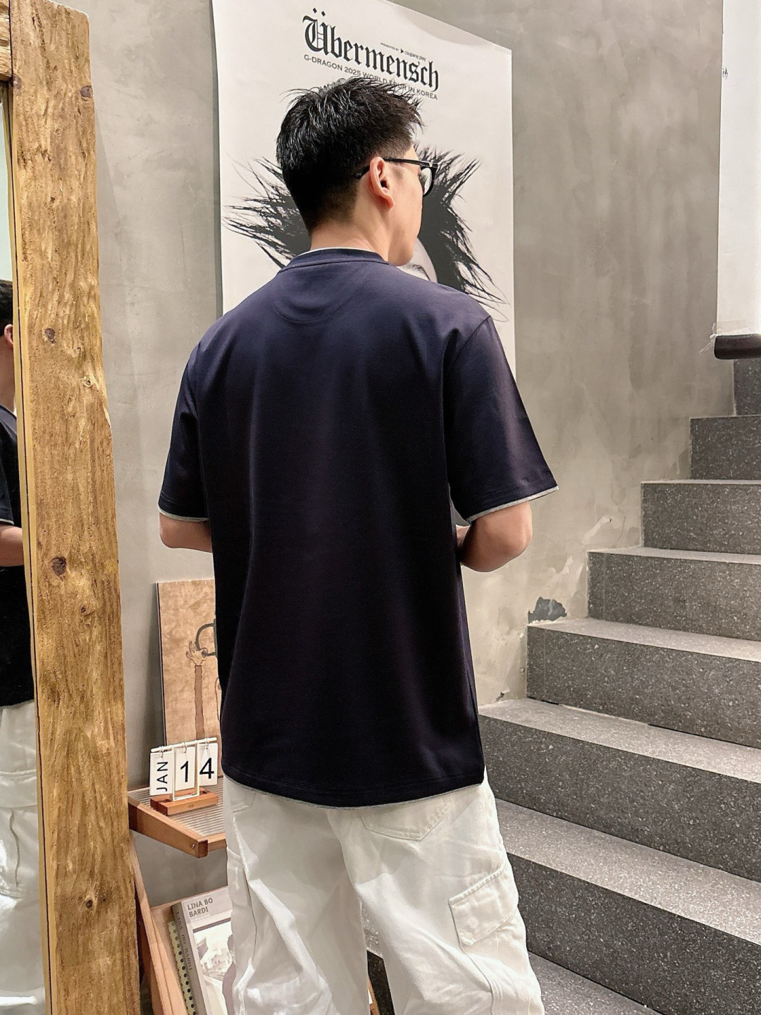 2026 S/S New 新品 1.颜色：黑色 白色 藏青色 金铜色 2.尺码:M-5XL 3.版型:微阔短袖T 4.成