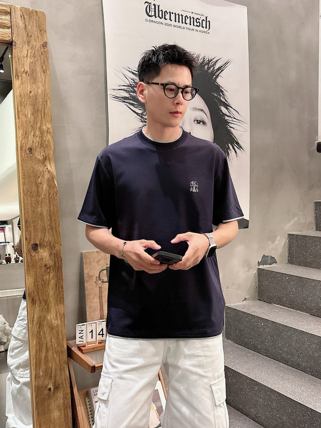 2026 S/S New 新品 1.颜色:黑色 白色 藏青色 金铜色 2.尺码:M-5XL 3.版型:微阔短袖T 4.成 2026 S/S New 新品 1.颜色:黑色 白色 藏青色 金铜色 2.尺码:M-5XL 3.版型:微阔短袖T 4.成