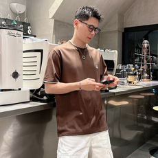2026 S/S New 新品 1.颜色:黑色 白色 藏青色 金铜色 2.尺码:M-5XL 3.版型:微阔短袖T 4.成 2026 S/S New 新品 1.颜色:黑色 白色 藏青色 金铜色 2.尺码:M-5XL 3.版型:微阔短袖T 4.成