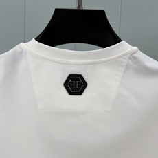 PHILIPP PLEIN SS26春夏新品钞票印花标识圆领短袖T恤,采用高支数高密度80支双股丝光棉,上身舒适透气、柔 PHILIPP PLEIN SS26春夏新品钞票印花标识圆领短袖T恤,采用高支数高密度80支双股丝光棉,上身舒适透气、柔