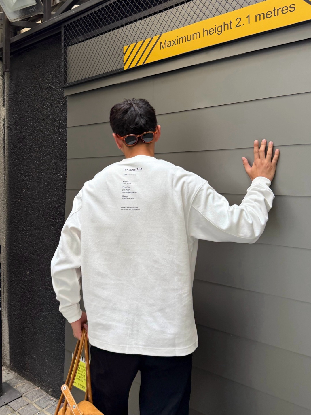 秋冬新款磨毛长袖上新🔥 颜色：黑，白 码数：S-XL 款号：203